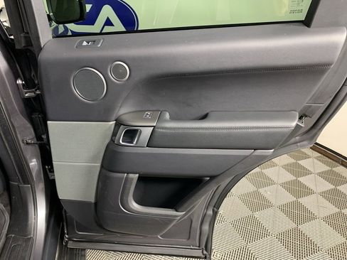 Used 2016 Land Rover Range Rover Sport SE image 36