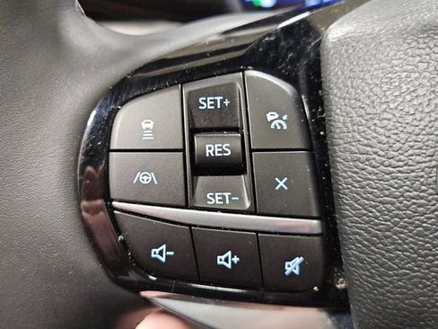 Certified 2023 Ford Explorer Platinum w/ Technology Package AWD/4WD image 33