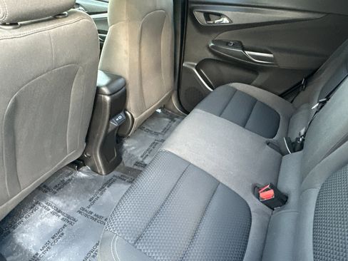 Used 2022 Chevrolet Bolt EUV LT w/ Comfort Package image 12