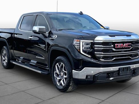 Used 2024 GMC Sierra 1500 SLT image 3
