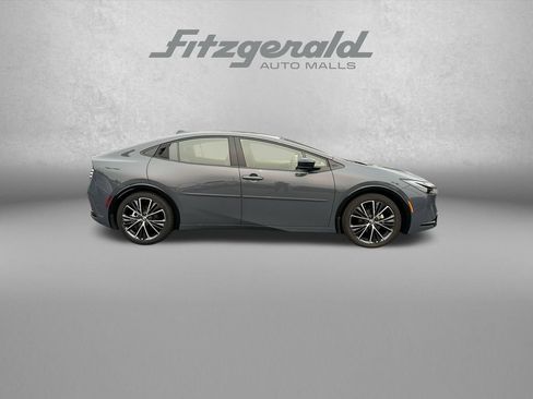 Used 2024 Toyota Prius XLE FWD image 9