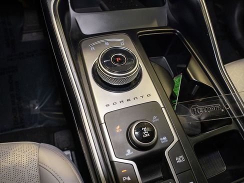 Certified 2023 Kia Sorento EX image 17