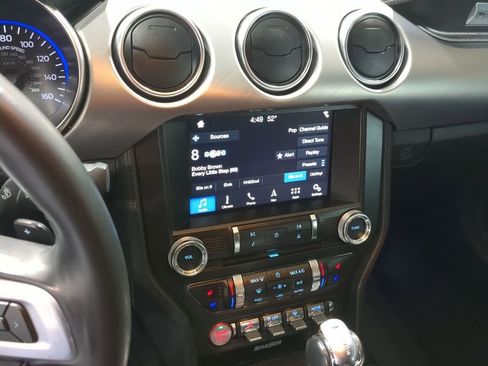Used 2018 Ford Mustang GT Premium w/ Black Accent Package RWD image 25