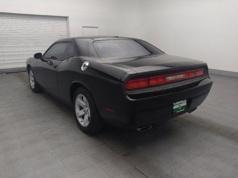 Used 2014 Dodge Challenger SXT RWD image 5