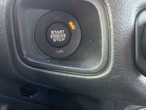 Used 2024 Jeep Wrangler Sport S image 27