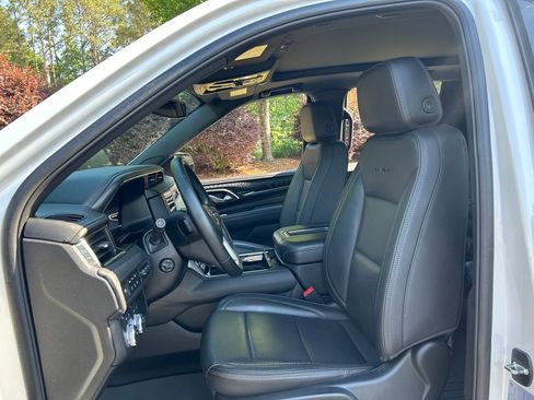 Used 2024 GMC Yukon Denali AWD/4WD image 39