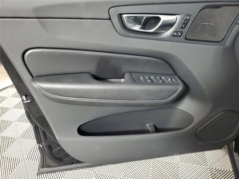 Certified 2025 Volvo XC60 B5 Ultra AWD/4WD image 19