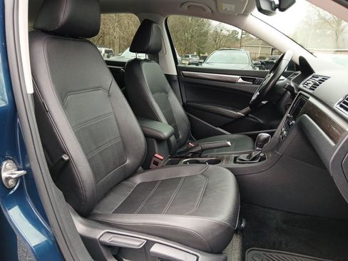 Used 2018 Volkswagen Passat 2.0T SE image 17