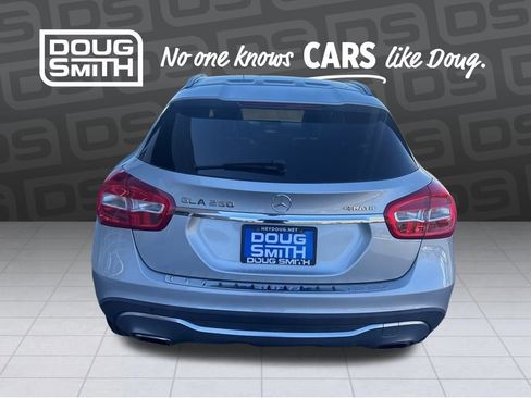 Used 2018 Mercedes-Benz GLA 250 4MATIC image 4