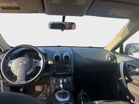 Used 2013 Nissan Rogue SV image 10