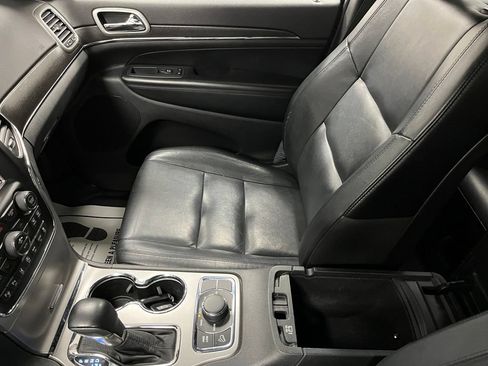Used 2018 Jeep Grand Cherokee Limited AWD/4WD image 39