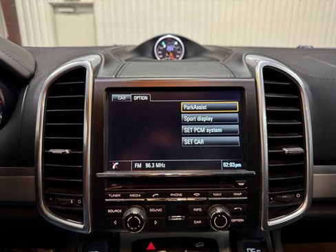 Used 2014 Porsche Cayenne GTS AWD/4WD image 22