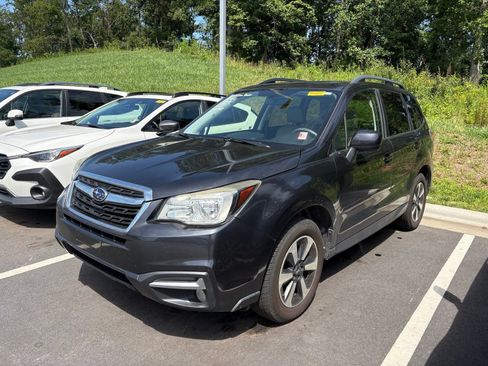 Used 2017 Subaru Forester 2.5i Limited w/ Popular Package #1 AWD/4WD image 3
