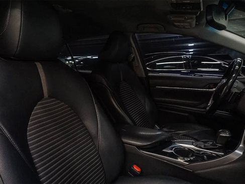 Used 2019 Toyota Camry SE image 15