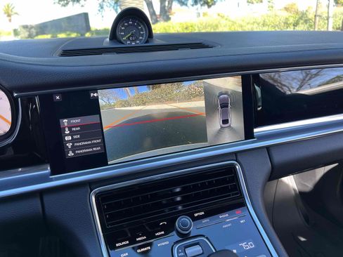 Used 2020 Porsche Panamera 4 image 37