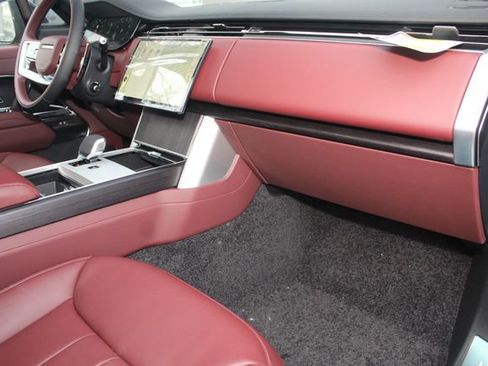 New 2026 Land Rover Range Rover SE image 24