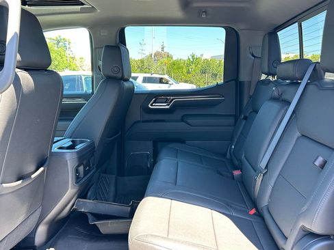 Used 2026 Chevrolet Silverado 1500 LT Trail Boss w/ Convenience Package II AWD/4WD image 30