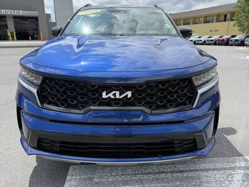 Used 2023 Kia Sorento S w/ Panoramic Sunroof Package FWD image 2