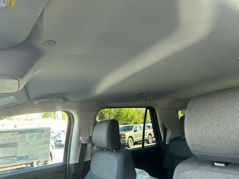 New 2025 Ford Expedition Active image 15