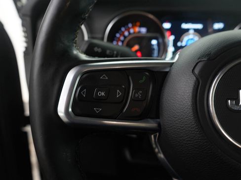 Used 2019 Jeep Wrangler Unlimited Sahara w/ Uconnect 4C Nav & Sound Group image 18