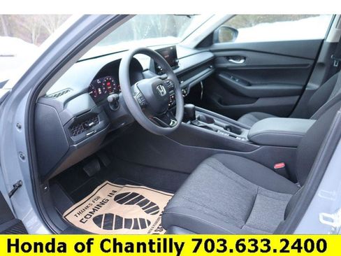 Certified 2025 Honda Accord SE image 21