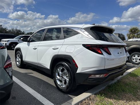 Certified 2024 Hyundai Tucson SE image 3