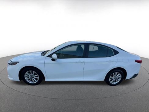 Used 2025 Toyota Camry LE image 10