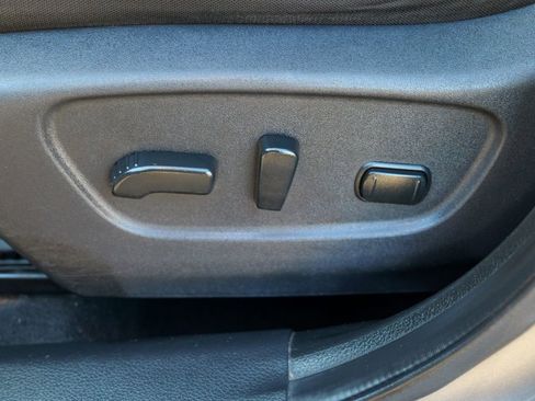 Used 2020 Nissan Rogue SV image 22