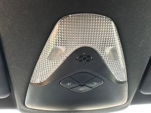 Used 2018 Toyota C-HR XLE image 39