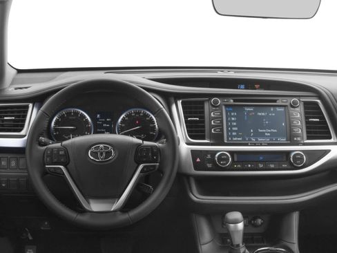 Used 2018 Toyota Highlander XLE FWD image 4