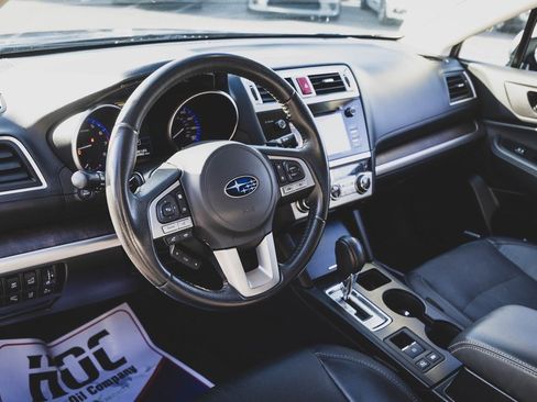 Used 2017 Subaru Outback 3.6R Limited image 2