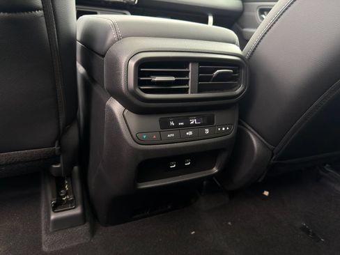Used 2026 Honda Pilot Touring image 39