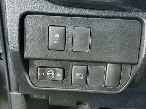 Certified 2021 Toyota Tacoma SR5 AWD/4WD image 19