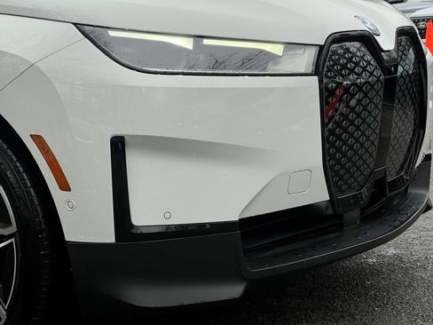 Used 2022 BMW iX xDrive50 w/ Convenience Package image 8