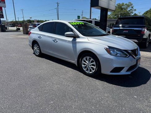 Used 2018 Nissan Sentra SV FWD image 2