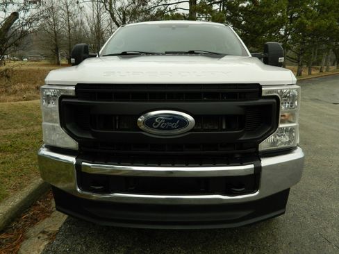 Used 2022 Ford F250 XL w/ Power Equipment Group AWD/4WD image 2