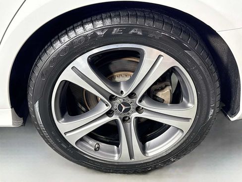 Used 2020 Mercedes-Benz E 350 4MATIC Sedan image 39