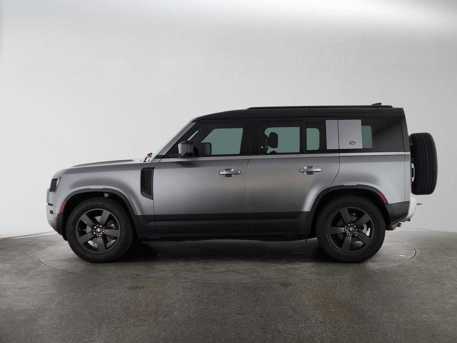 Used 2023 Land Rover Defender 110 S AWD/4WD image 2