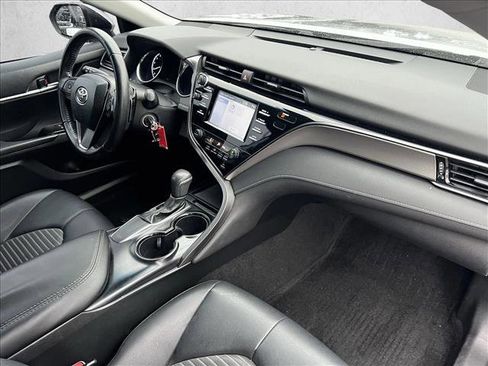 Used 2019 Toyota Camry SE image 23