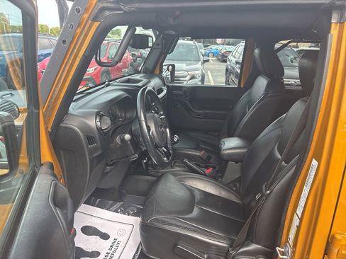 Used 2014 Jeep Wrangler Unlimited Sahara AWD/4WD image 11