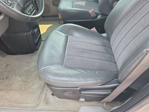 Used 2003 Chevrolet Venture Warner Brothers w/ Security Package FWD image 10