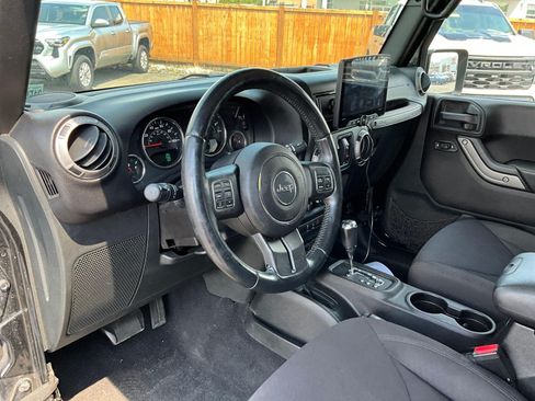 Used 2015 Jeep Wrangler Unlimited Sport w/ Quick Order Package 24S AWD/4WD image 16