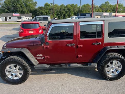 Used 2007 Jeep Wrangler Unlimited Sahara w/ Dual Top Group image 8