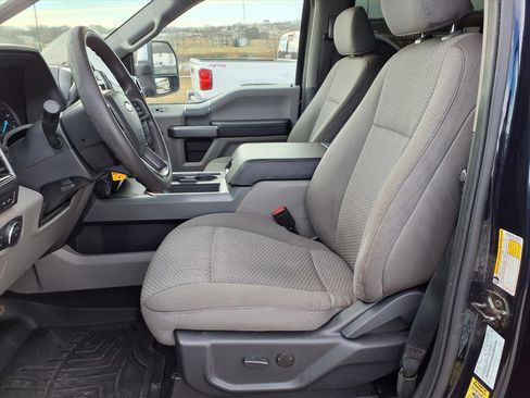 Used 2022 Ford F350 XLT w/ XLT Premium Package image 9