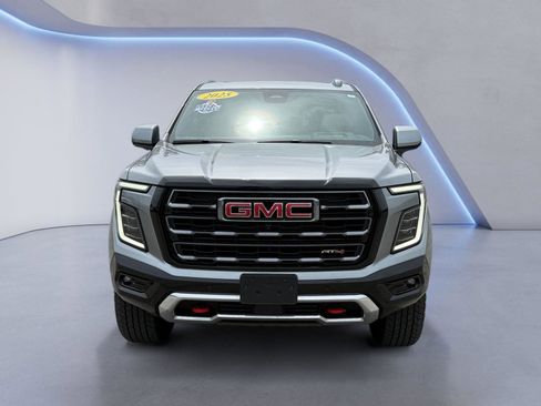 Used 2025 GMC Yukon AT4 w/ AT4 Premium Package AWD/4WD image 9