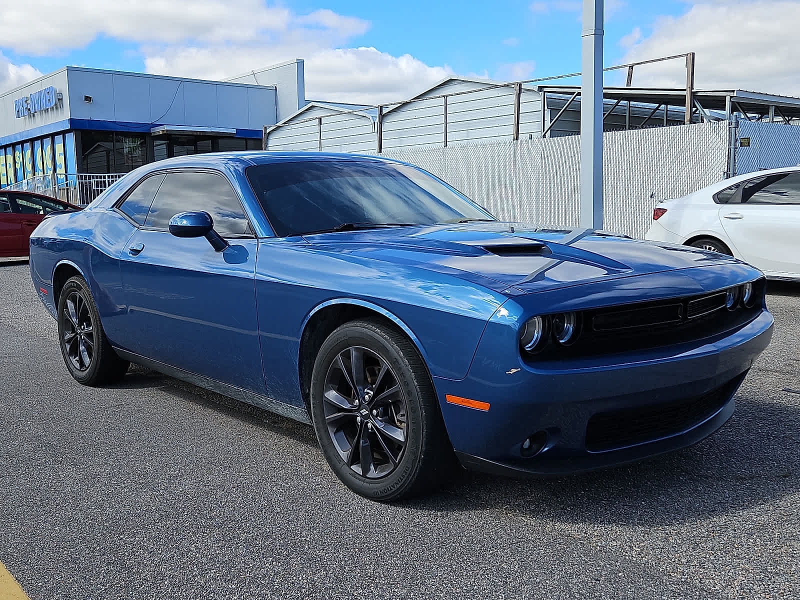 Used 2020 Dodge Challenger SXT w/ Blacktop Package AWD/4WD image 2