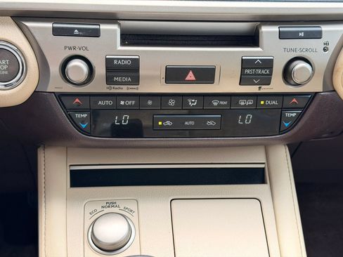 Used 2016 Lexus ES 350 w/ Accessory Package FWD image 20