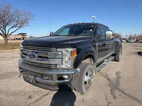 Used 2017 Ford F350 Lariat w/ Chrome Package image 8