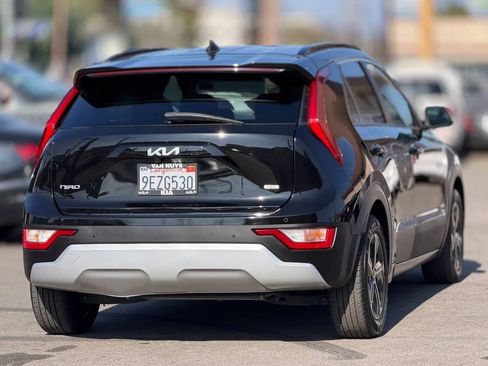 Used 2023 Kia Niro EX FWD image 19