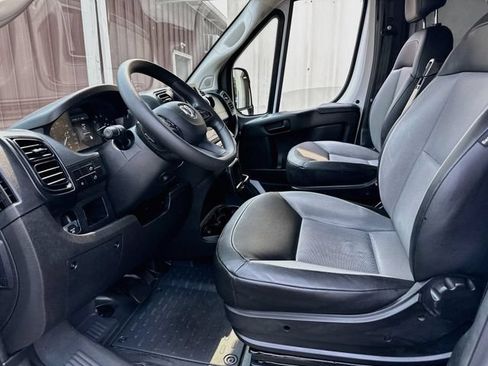 Used 2024 RAM ProMaster 2500 w/ Convenience Group FWD image 11